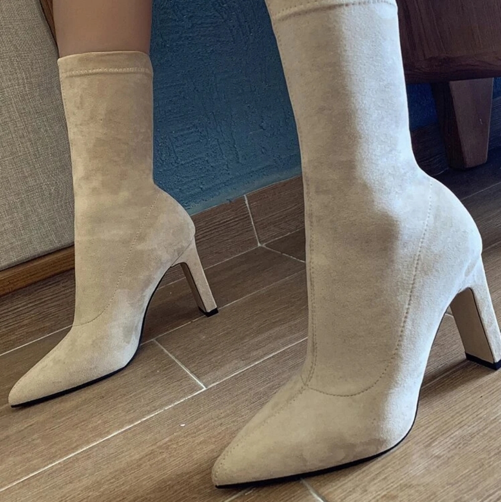 NWT Point Toe Sock Booties